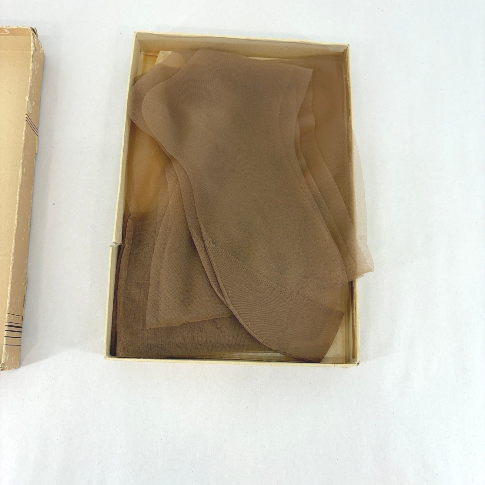 Art-Kist Full Fashioned Silk Stockings 40s 50s Vintage Sheer Thigh High Tan Box