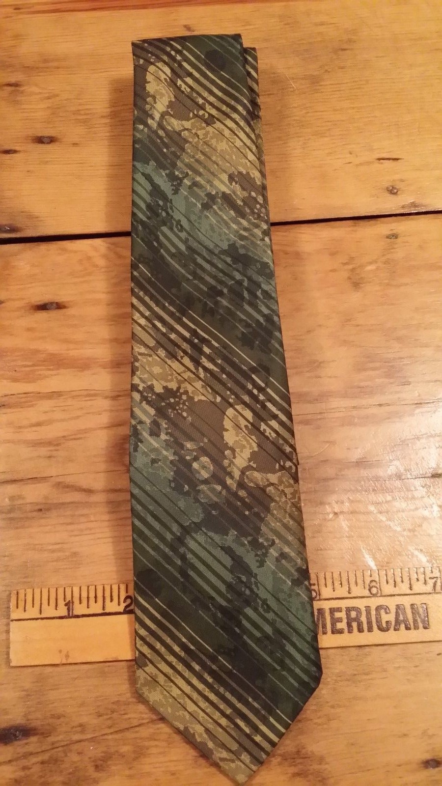 VINTAGE 1970 TIE RACK GREEN GOLD STRIPE SUIT MENS NECK TIE FREE SHIPPING