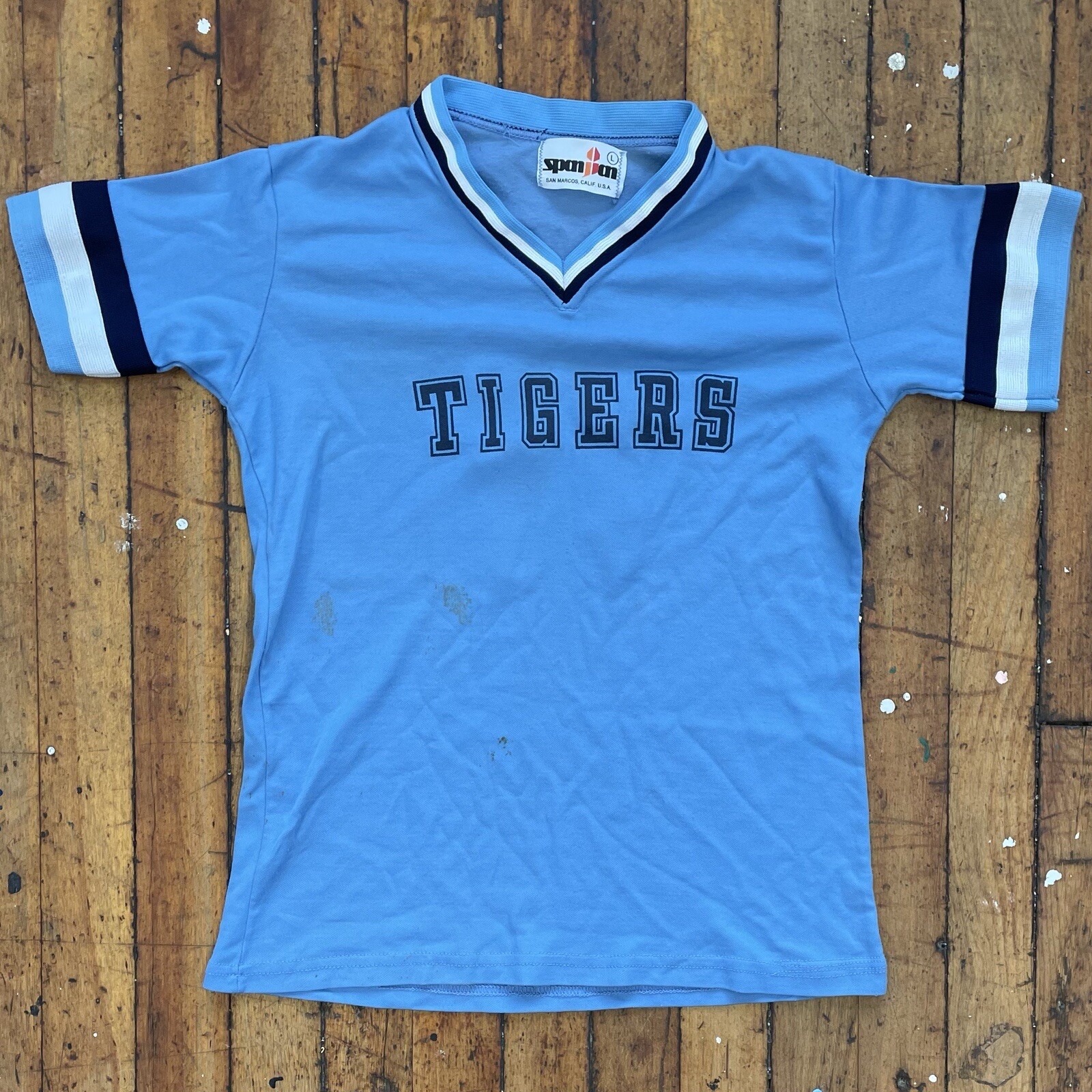 Vintage 80’s TIGERS Armand’s Sunoco #11 Large Youth V-Neck Little League Jersey