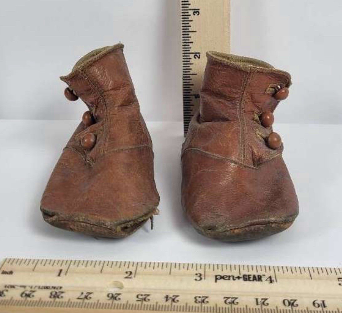Original 19th Century Antique BABY / Toddler / CHILD Brown Leather BUTTON SHOES