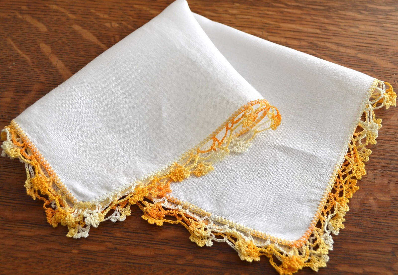 VINTAGE 1950s HANKY WHITE LINEN CROCHET EDGING IN ORANGE & YELLOW