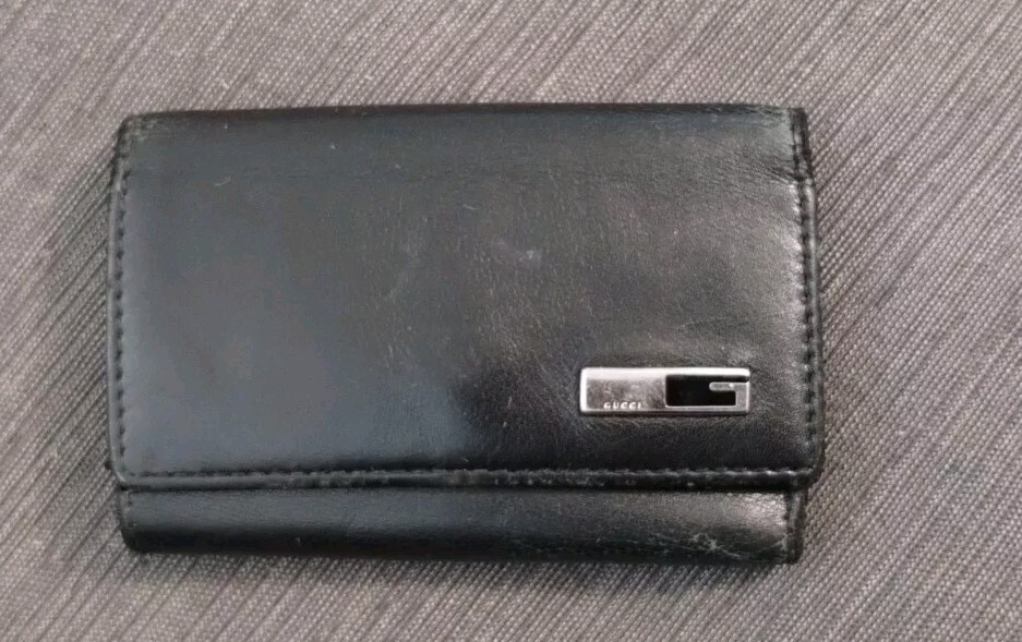 VINTAGE GUCCI BLACK LEATHER KEY HOLDER AUTHENTIC MADE IN ITALY (9.5cm x 6.5cm)