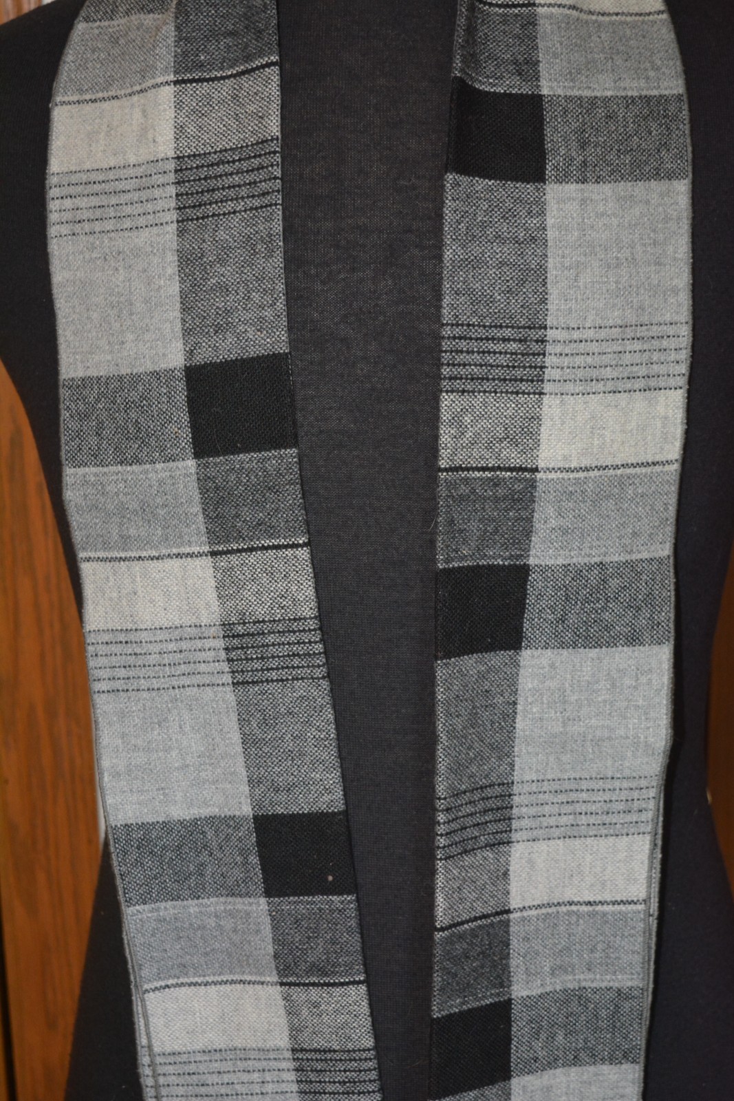 VTG Men’s Wool Plaid Tweed Scarf Thin Black Gray Charcoal