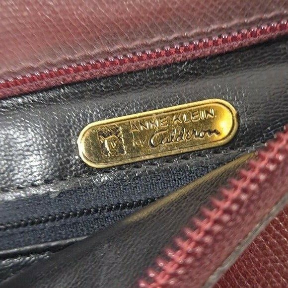 Vintage Anne Klein By Calderon Maroon Pebbled Envelope Clutch With Strap Zipper