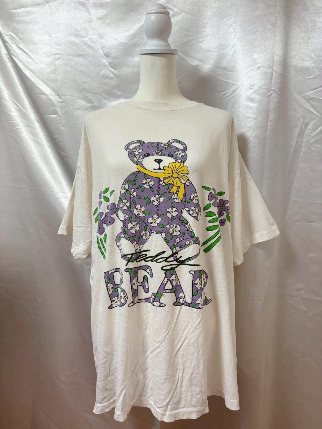 Vintage 1980s 1990s Teddy Bear T shirts Oversize Graphic White Pastel kawaii