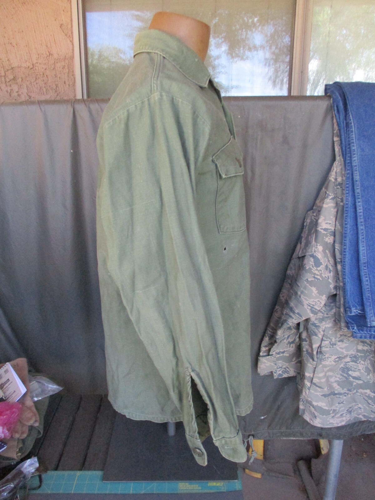 Vtg 1970 GI Issue OG107 Cotton Sateen Utility Fatigue Shirt, Distressed & Worn L