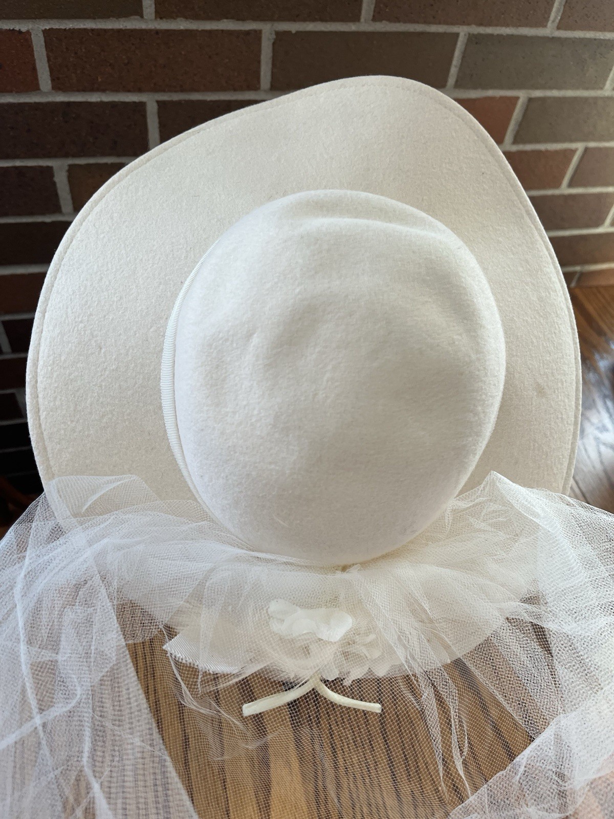 Vintage Ivory Geo W Bollman Doeskin Felt 100% Wool Brimmed Hat Flower/Bow & Veil