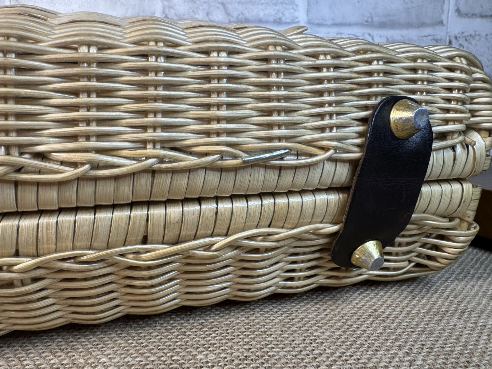 🌺Vintage 1950-60s Water Proofed Wicker Purse W Amber Lucite Handles Mid Century