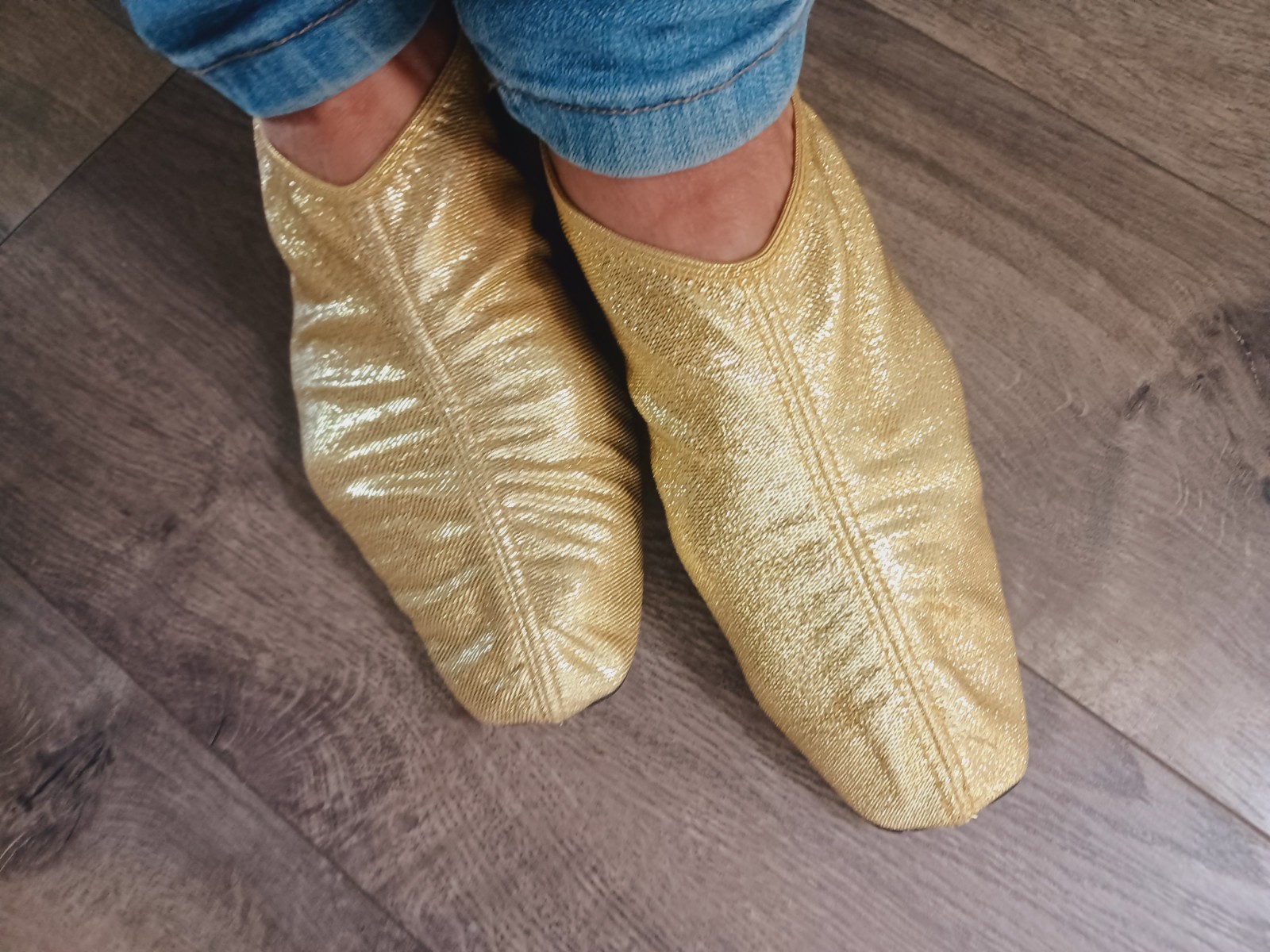 Vintage MCM House Slippers GOLD LAME SHOES LOUNGEWEAR FLATS Fabulous Sz 10