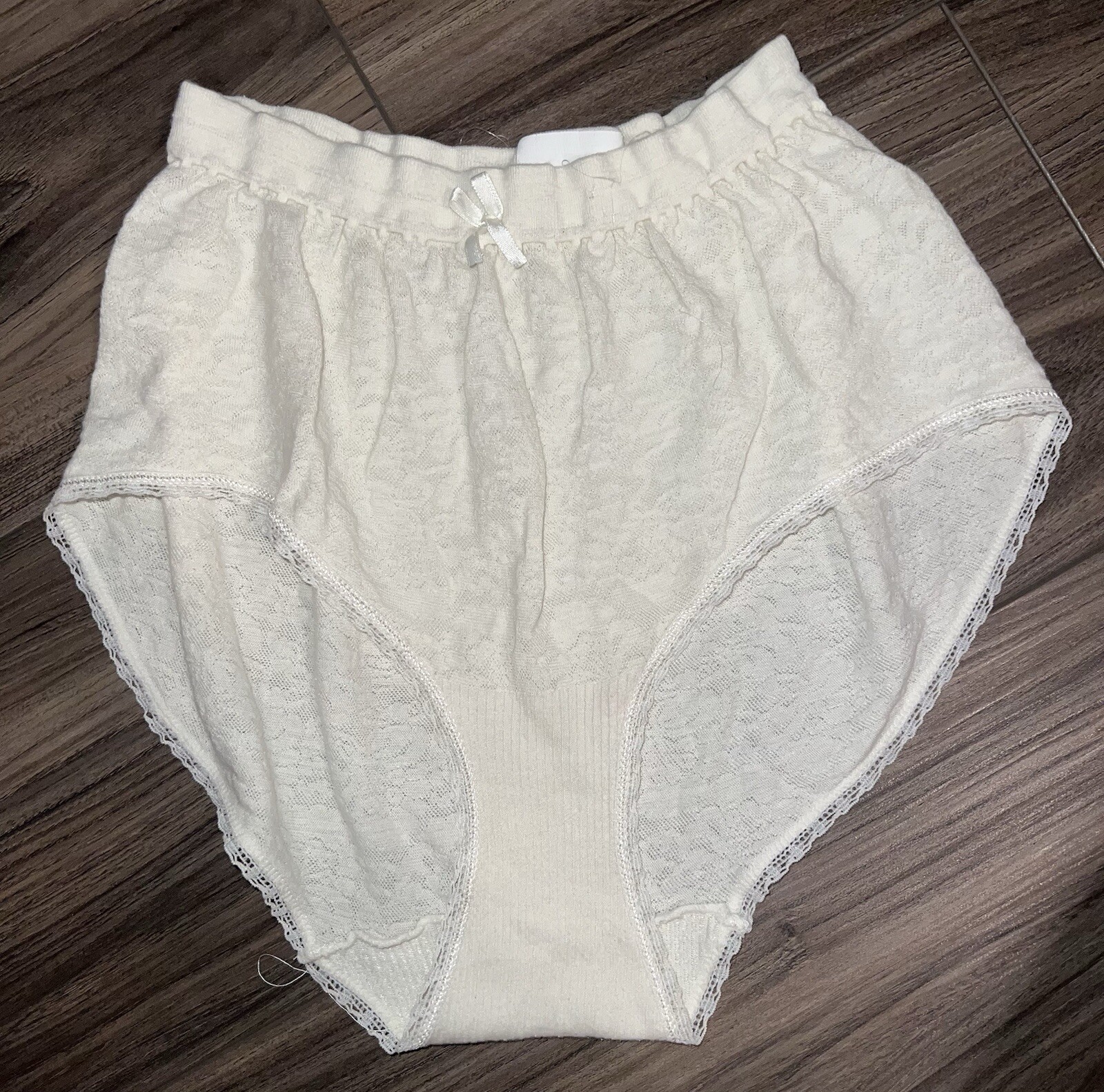 Vintage Granny Panties Women’s Small Ivory High Waisted High Hip Soft No Tags