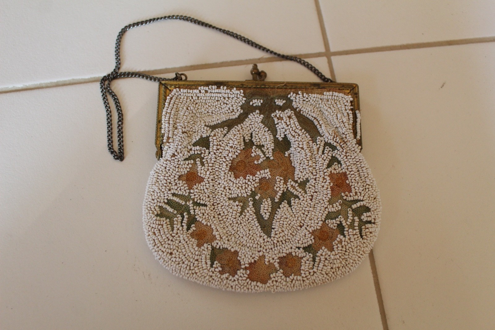 VTG HAND MADE FRANCE SMALL SEAD BEADED EVENING BAG COIN PURSE FLORAL