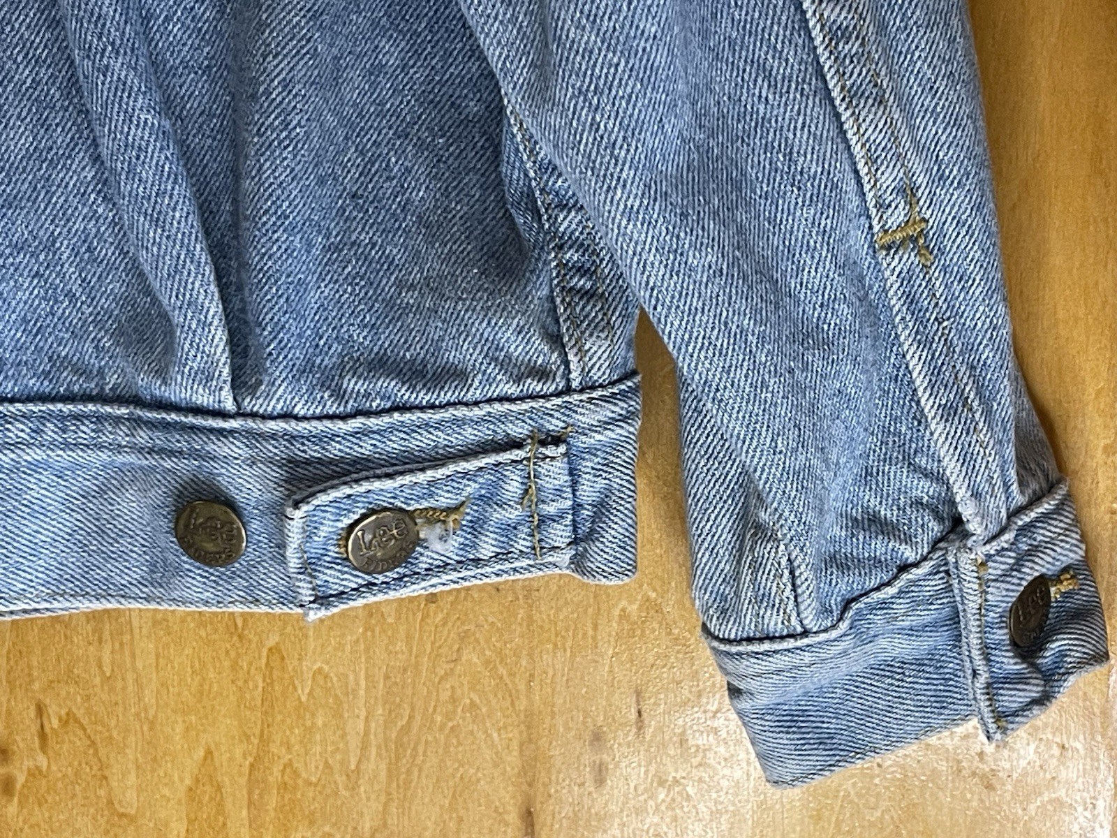 Vintage LEE Jean Jacket Womens 46 Bust Light Blue Western Cowboy Blue Denim, EUC