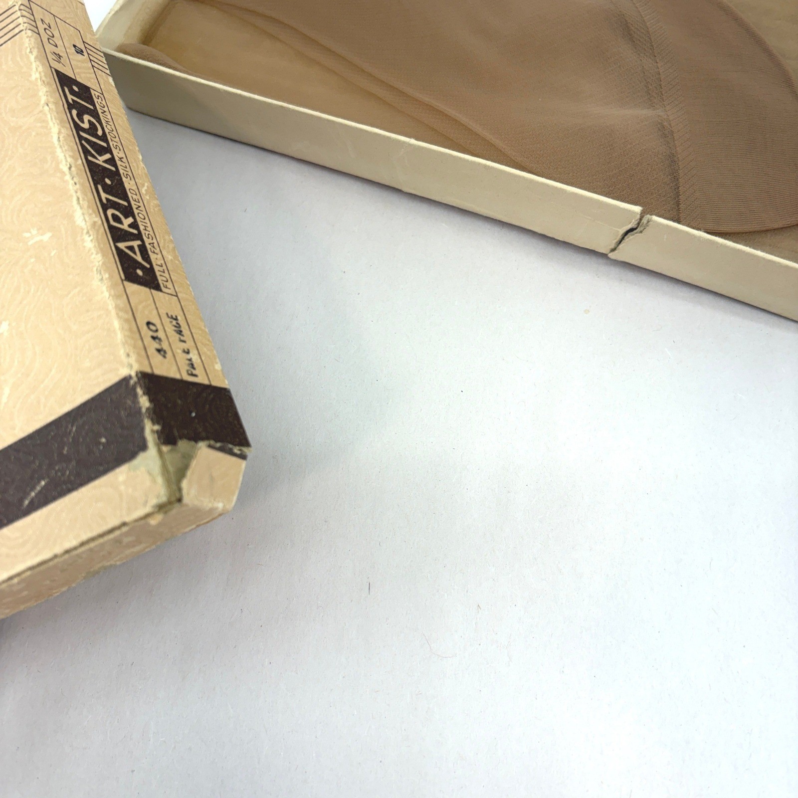 Art-Kist Full Fashioned Silk Stockings 40s 50s Vintage Sheer Thigh High Tan Box