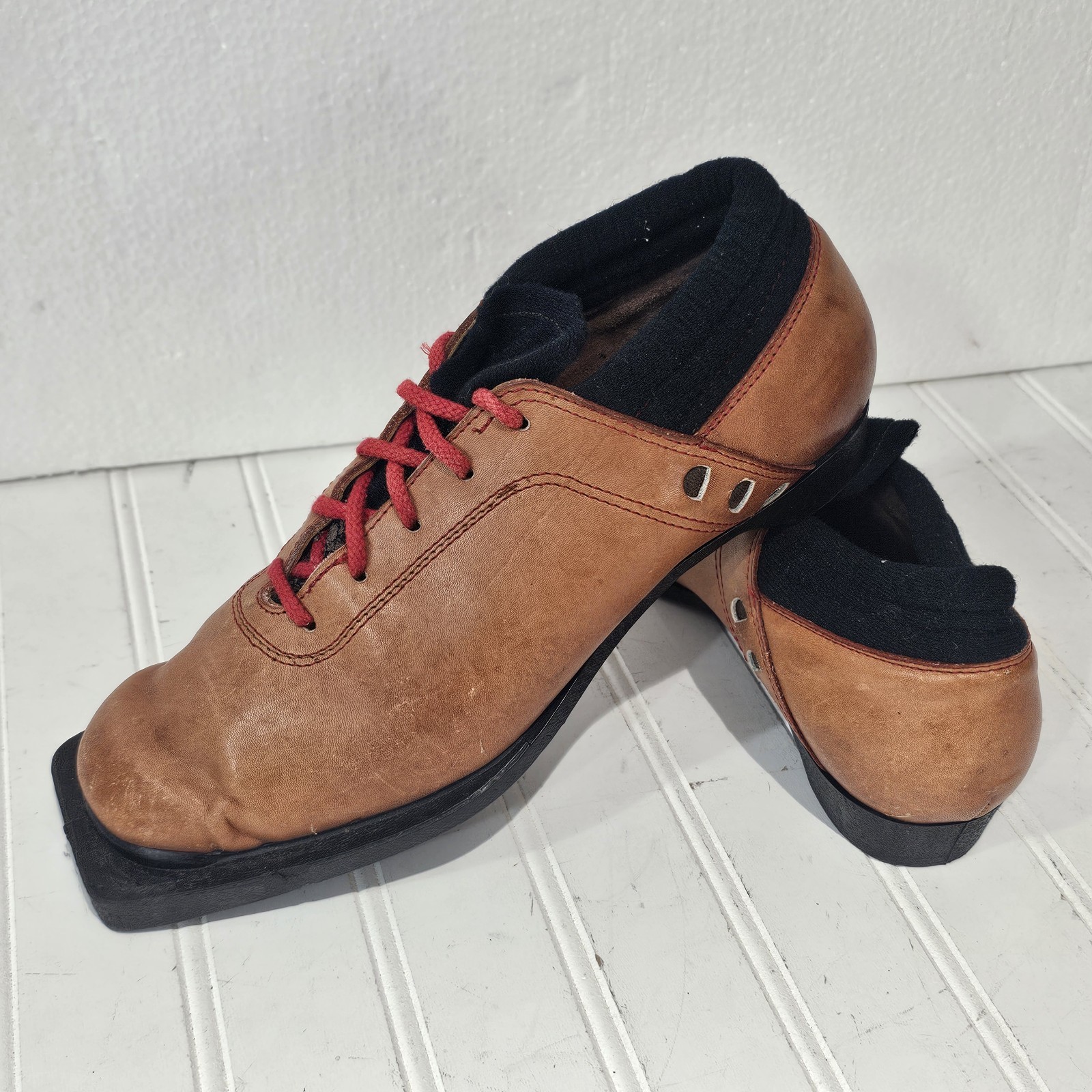 Vintage Haugen Cross Country Ski Shoes/Boots Womens Sz 40 (US 8.5)Leather Norway