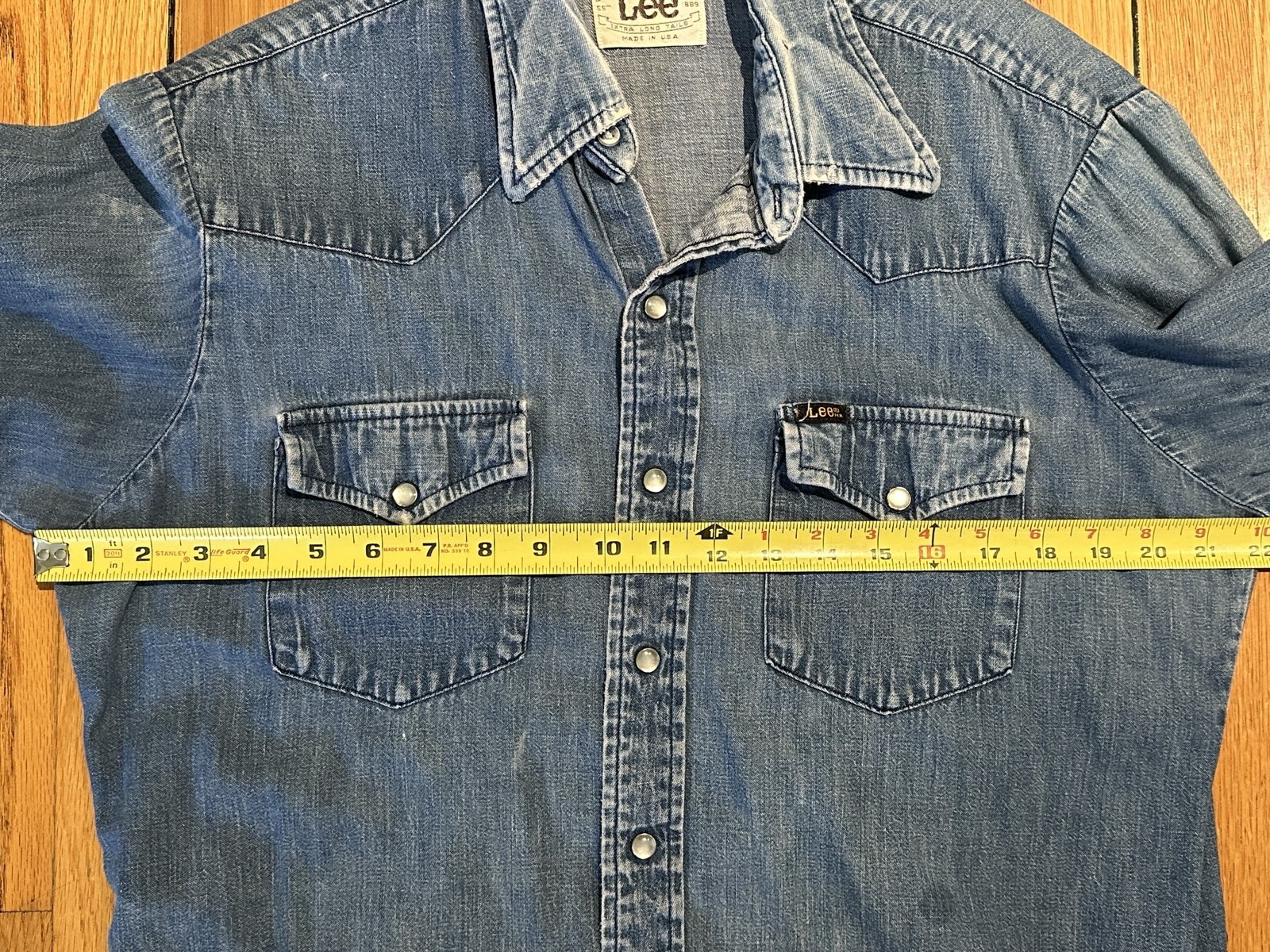 VINTAGE 70s LEE DENIM CHAMBRAY WESTERN PEARL SNAP SHIRT LARGE