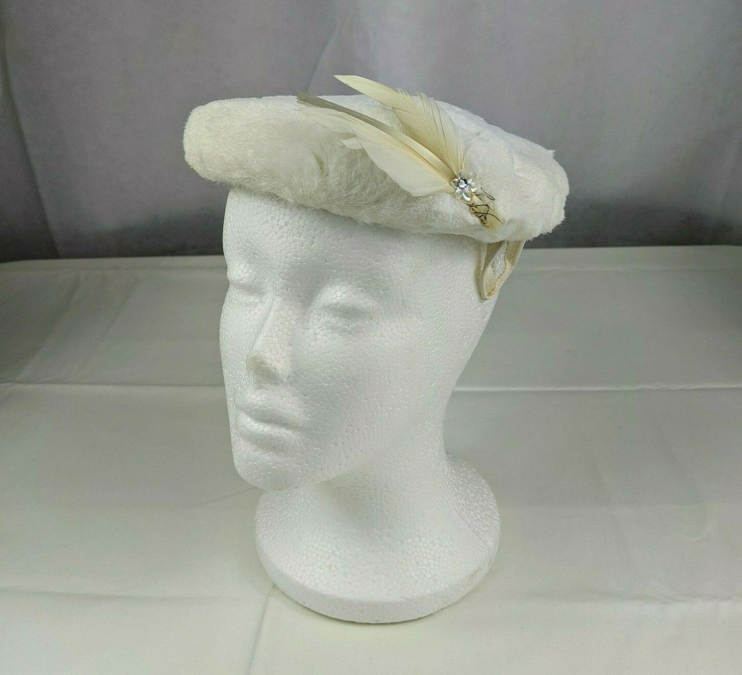 VTG White Hat w/ Feather Pillbox Cap Cosplay Cute Costume Fashion Prop Theater