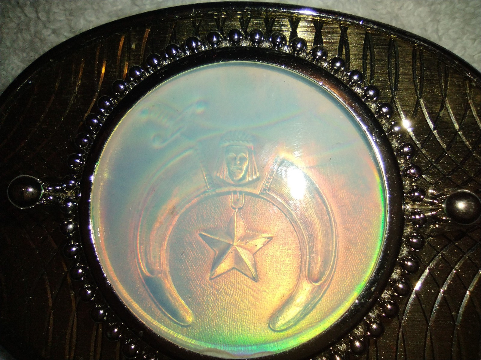 Shiny gold tone belt buckle with Shriners/Mason holographic inset picture