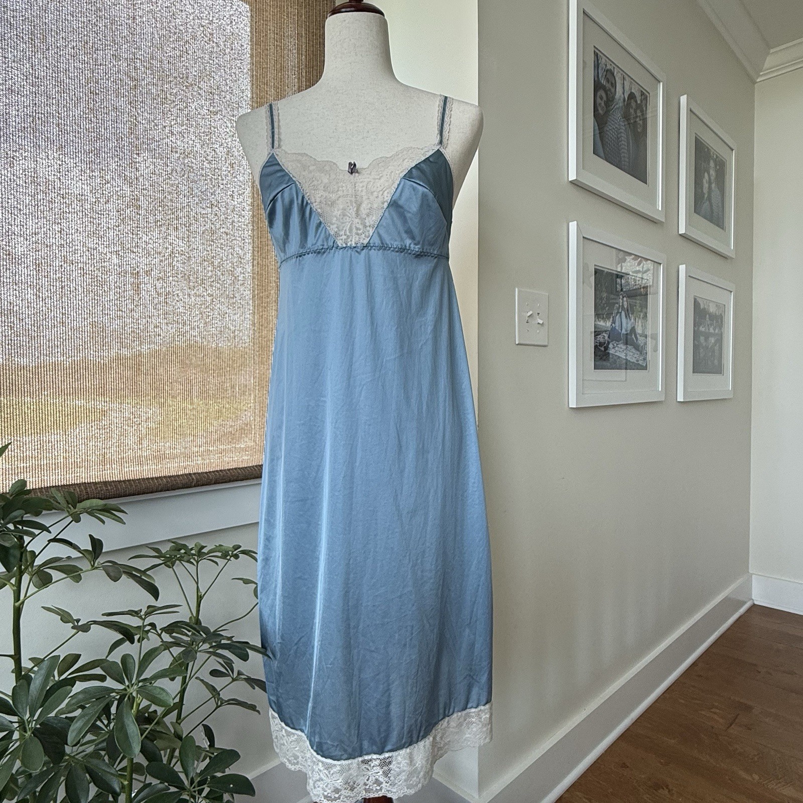 Vintage Vassarette Quintessence Full Slip Dress Size 34L Nightgown Blue Lace