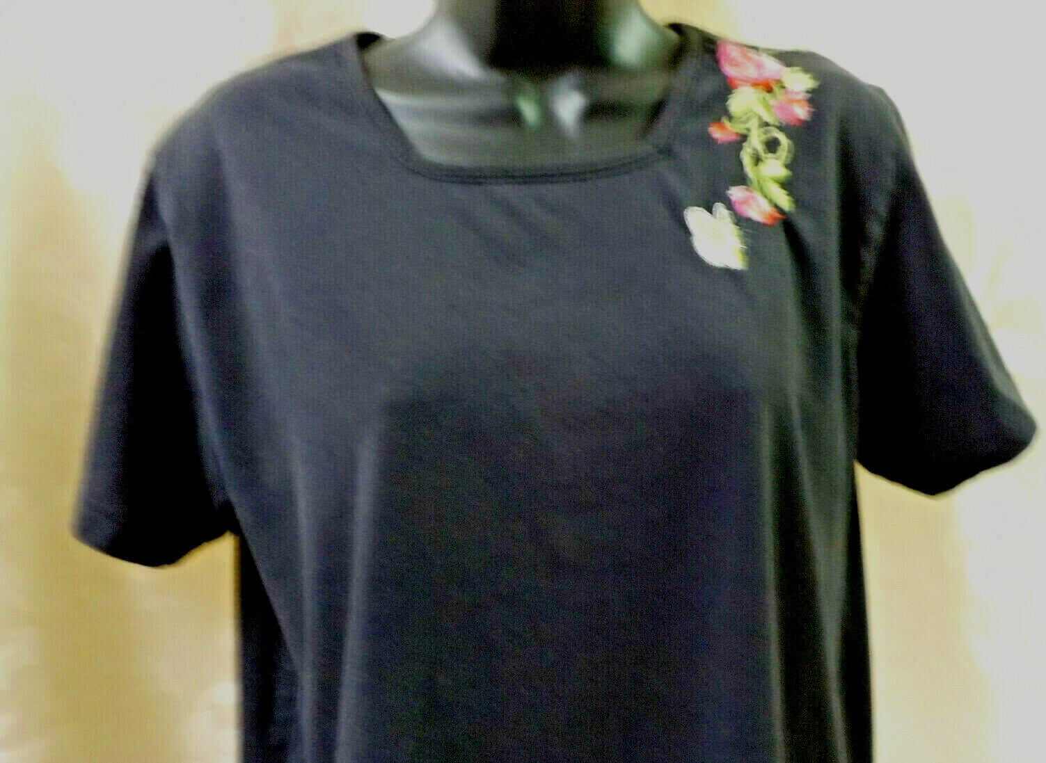 Vintage Premier International Knit Top Size L Black Embroidered Short Sleeve EVC
