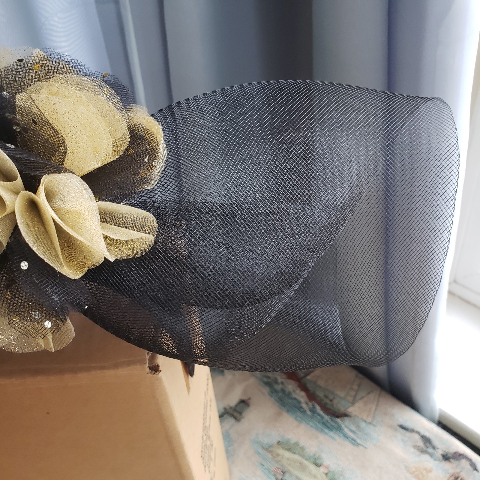 Vintage Style Hat 1930’s-1950’s Feathers & Netting New Headband 19″ Long 6″ Wide