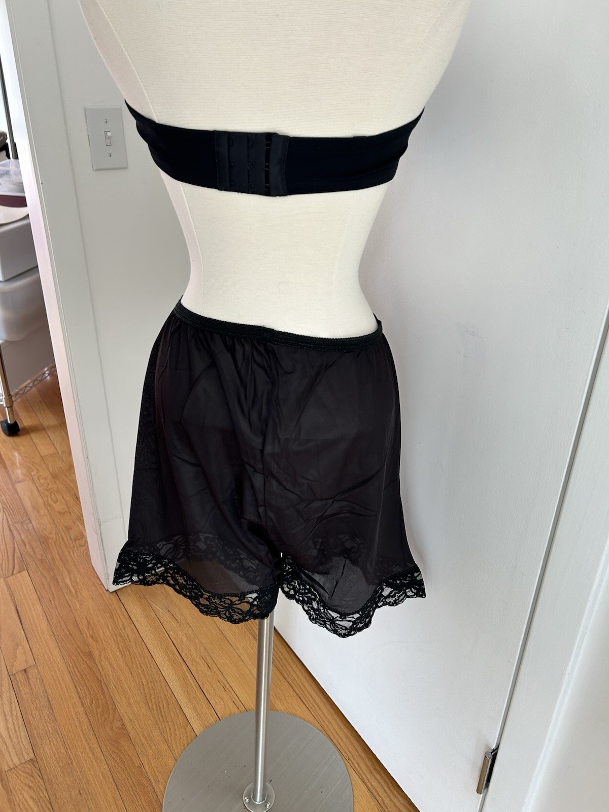 Vintage Pam undies Lingerie Pettipants Bloomers Black Lace Shorts Sheer size 8