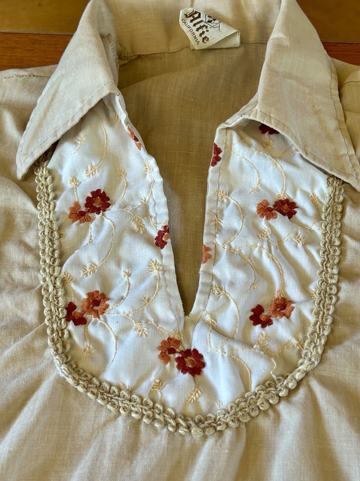 Alfie 70s Tunic Top. Women’s Large/Mens Med. Floral Embroidery Fly Collar