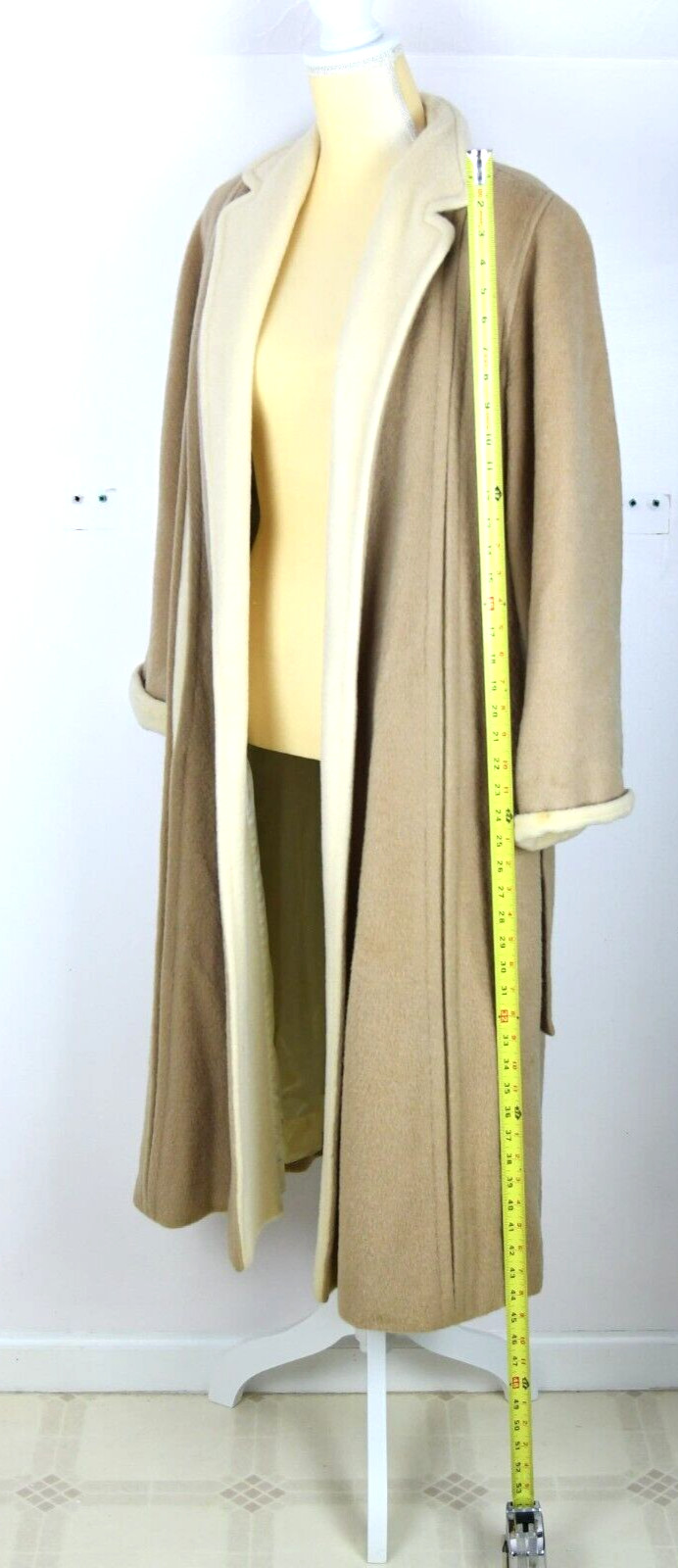 Vintage 1940s Style Great Over Car Coat Tan Beige Cream Belt Princess Seam Peek