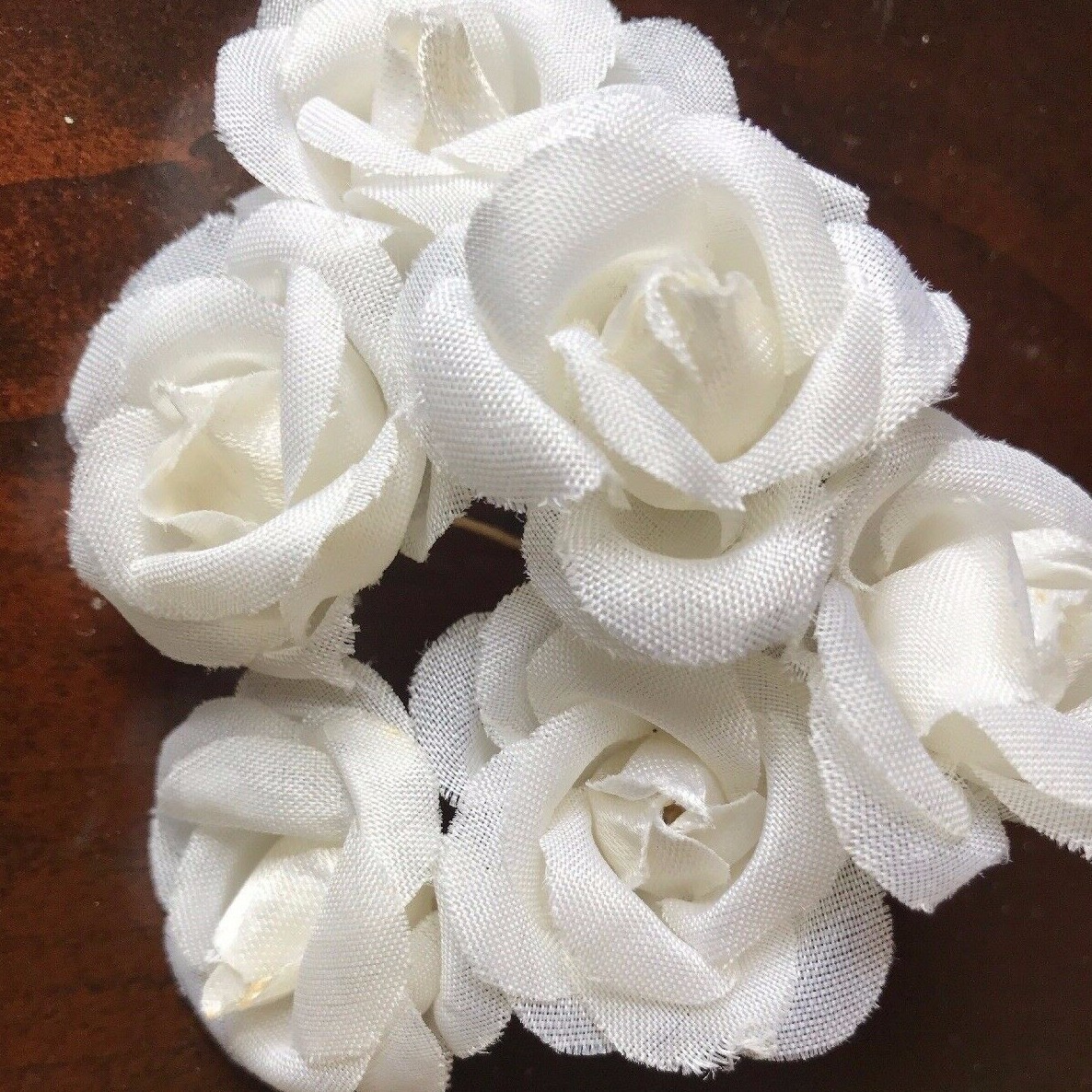 Vintage Millinery Flower White 1 1/2″ Roses 6pc Bunch for Hair Hat Wedding G100