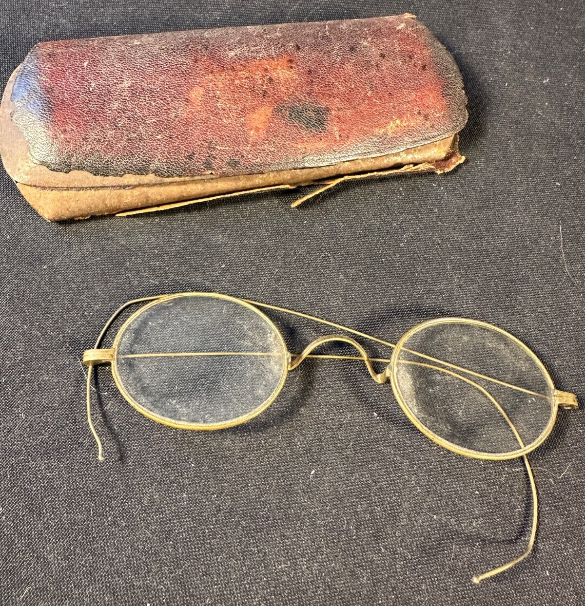 Antique Round Oval Gold Tone Wire Eye Glass Glasses Frames & Case