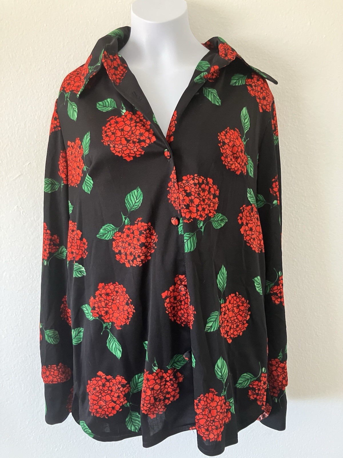 Vintage 1970s Pommy Jrs Floral Hydrangea Print Shirt Black Red Green Long Sleeve