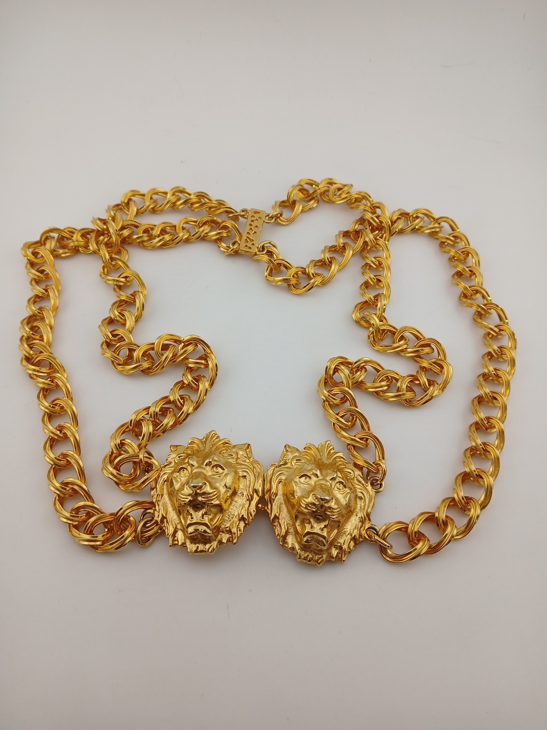 1970s RARE ACCESSOCRAFT NYC goldtone cable link chain 2 Lion Heads woman’s belt