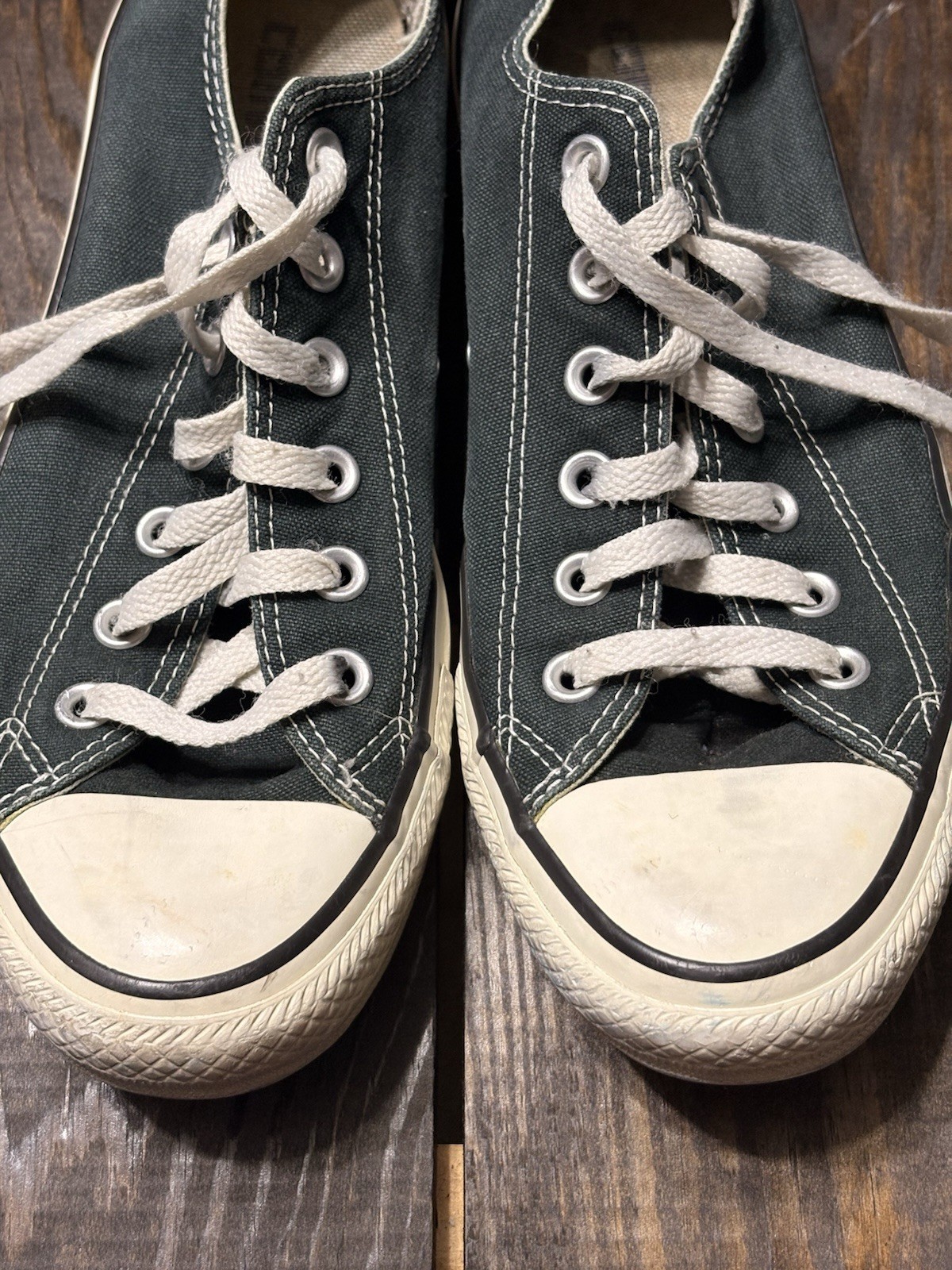 Vintage Converse Chuck Taylor All Star Sneaker. Size 6.5