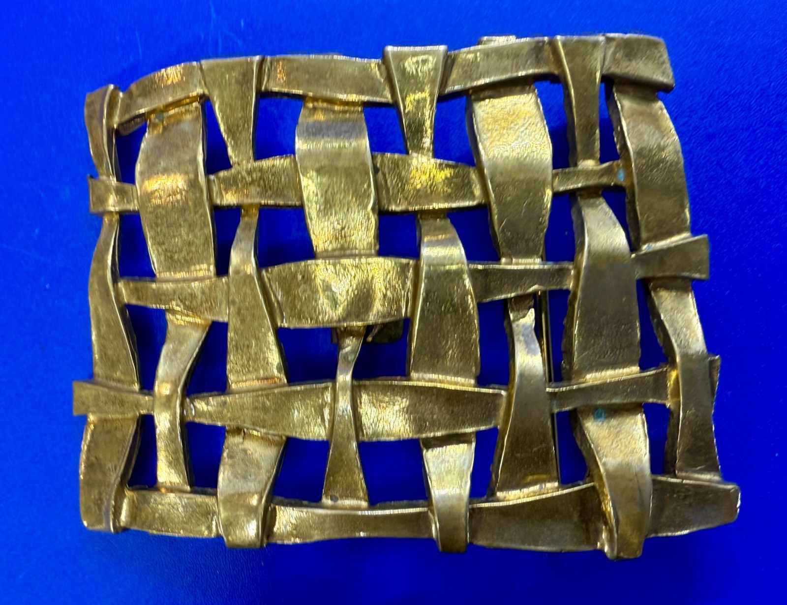 See-Trough Basket Weave Metal Pattern Hippy Vibe Gold Color Belt Buckle