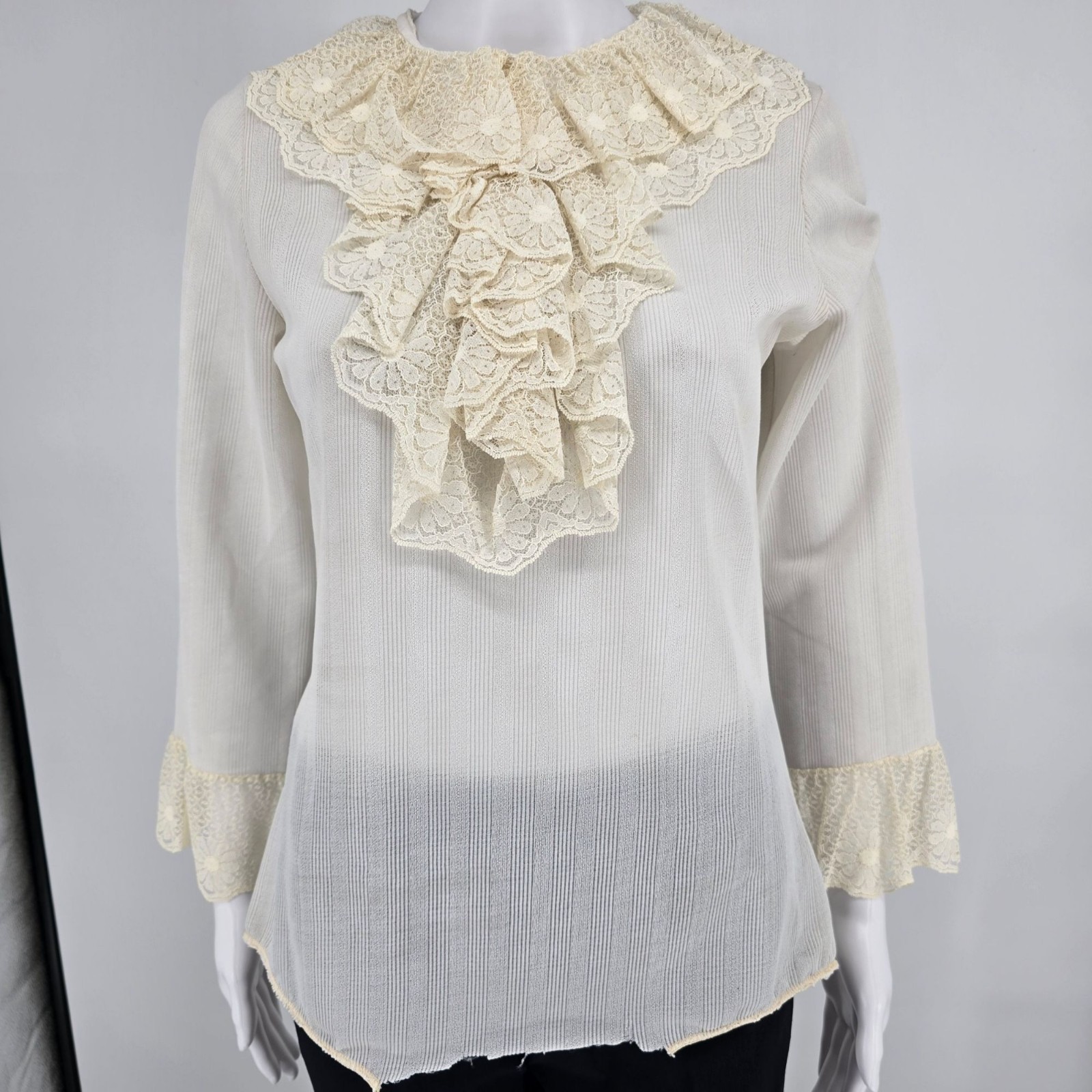 Vintage 1970s Ivory/Cream Lace Ruffle Jabot Ribbed Knit Victorian Blouse (M)