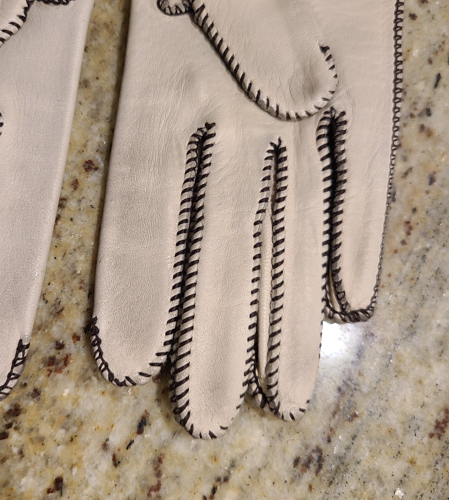 Vintage Size M 7 1/4 Beige Deerskin Soft Leather 9.5″ Gloves Contrast Stitching