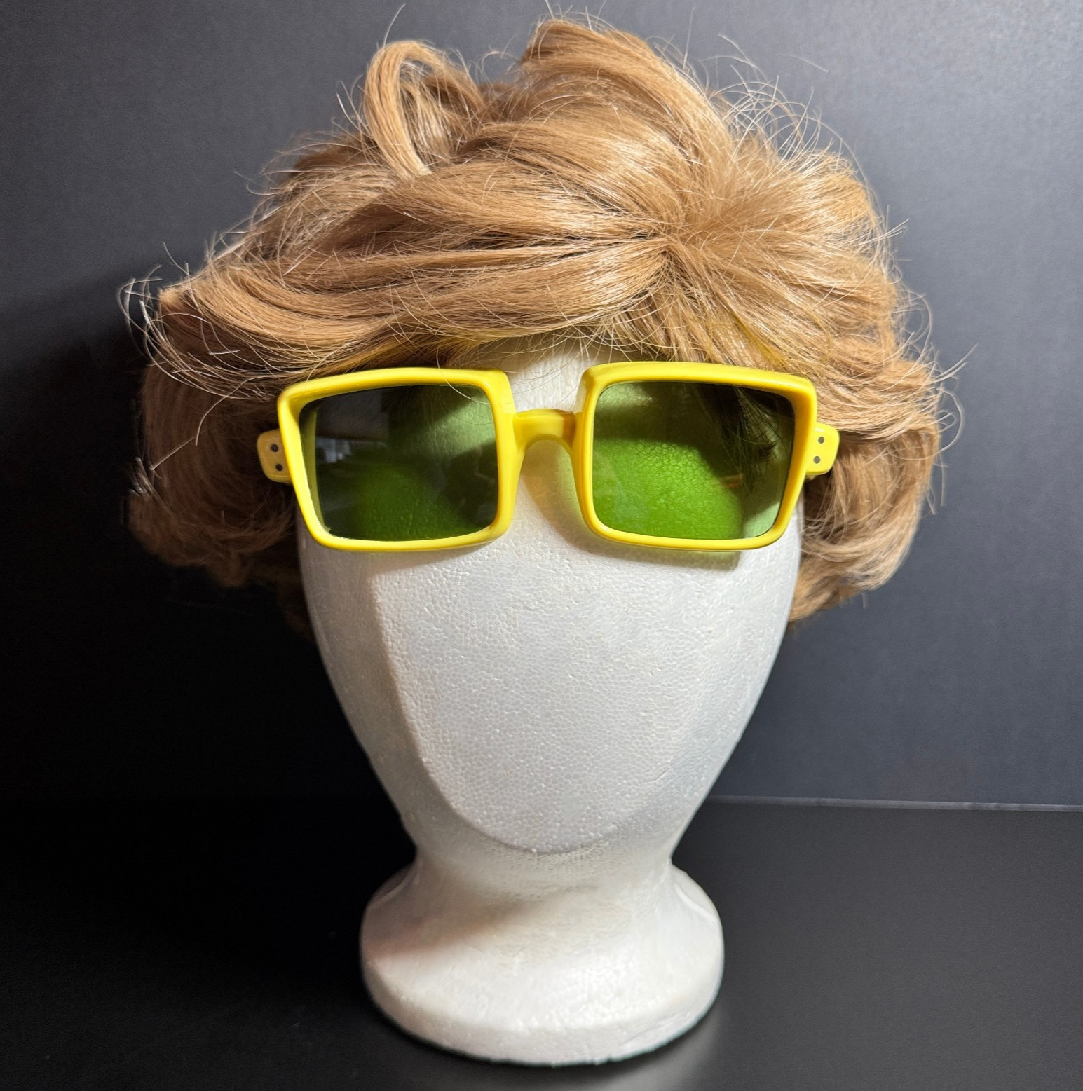 Vintage 1960s Grants Italian Yellow Mod Sunglasses Square Green Lenses – EX