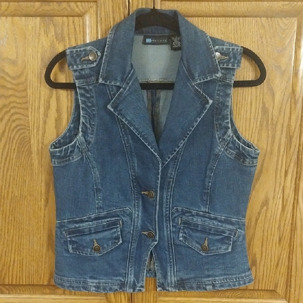 Relativity Women’s Denim Vest Size Small Medium Blue Wash Y2K Western Indie 90’s