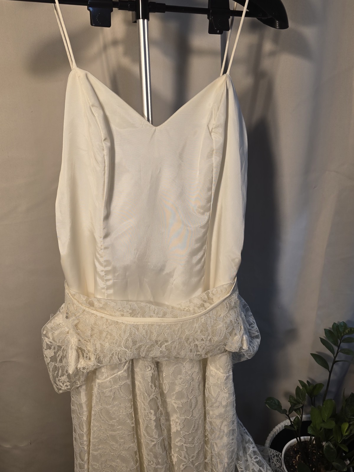Vintage HW Collections Ivory Lace Drop Waist Dress Bridal Size 11-12 U.S.A Made