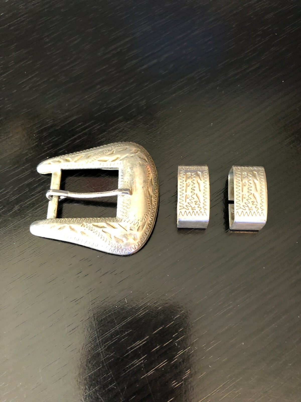 Vintage Collectible Small Etched Frame Two Holder Nickel Silver Tone Belt Buckle