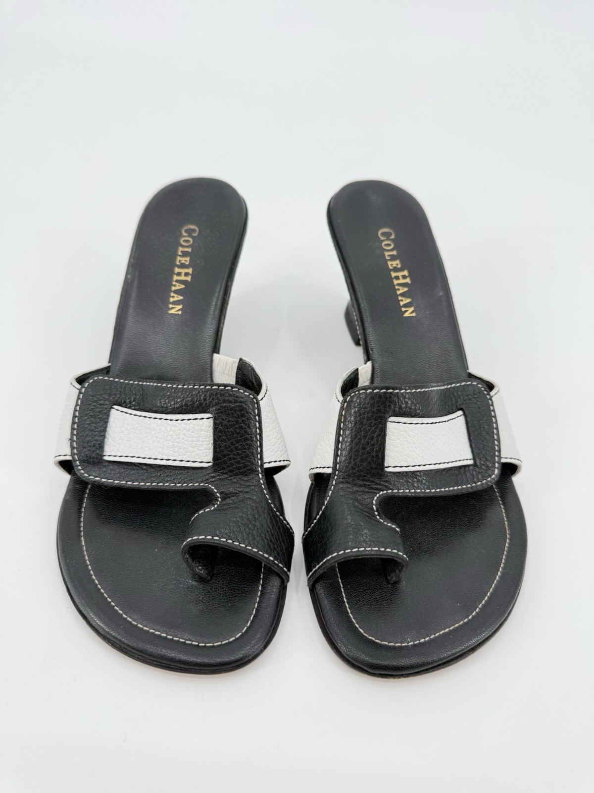 Vintage Y2K Cole Haan Women’s Sz 6 Black & White Leather Toe-ring Wedge Sandals