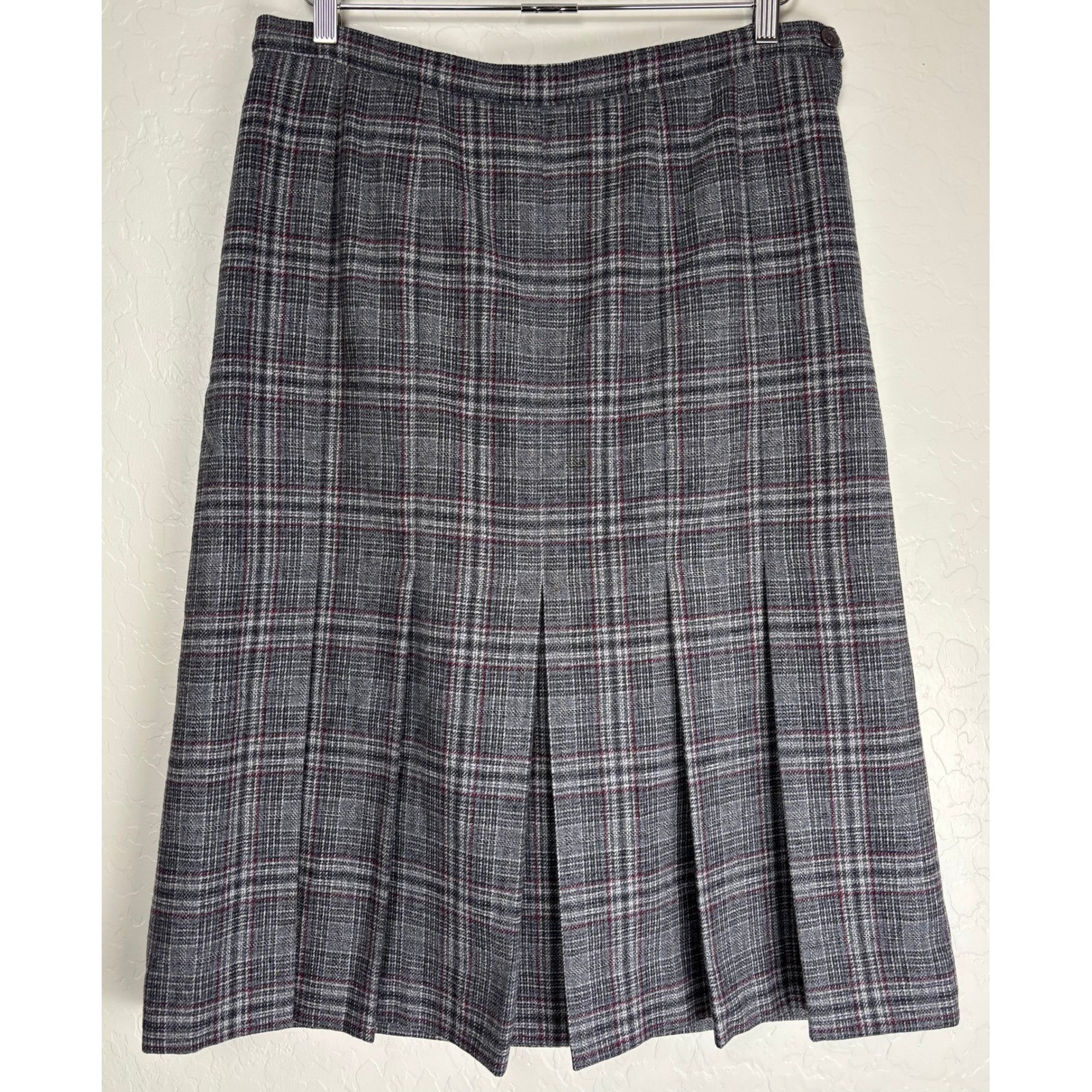Pendleton Vintage Grey Red Plaid Wool Pleated Midi Skirt Size 30/10 USA 2416
