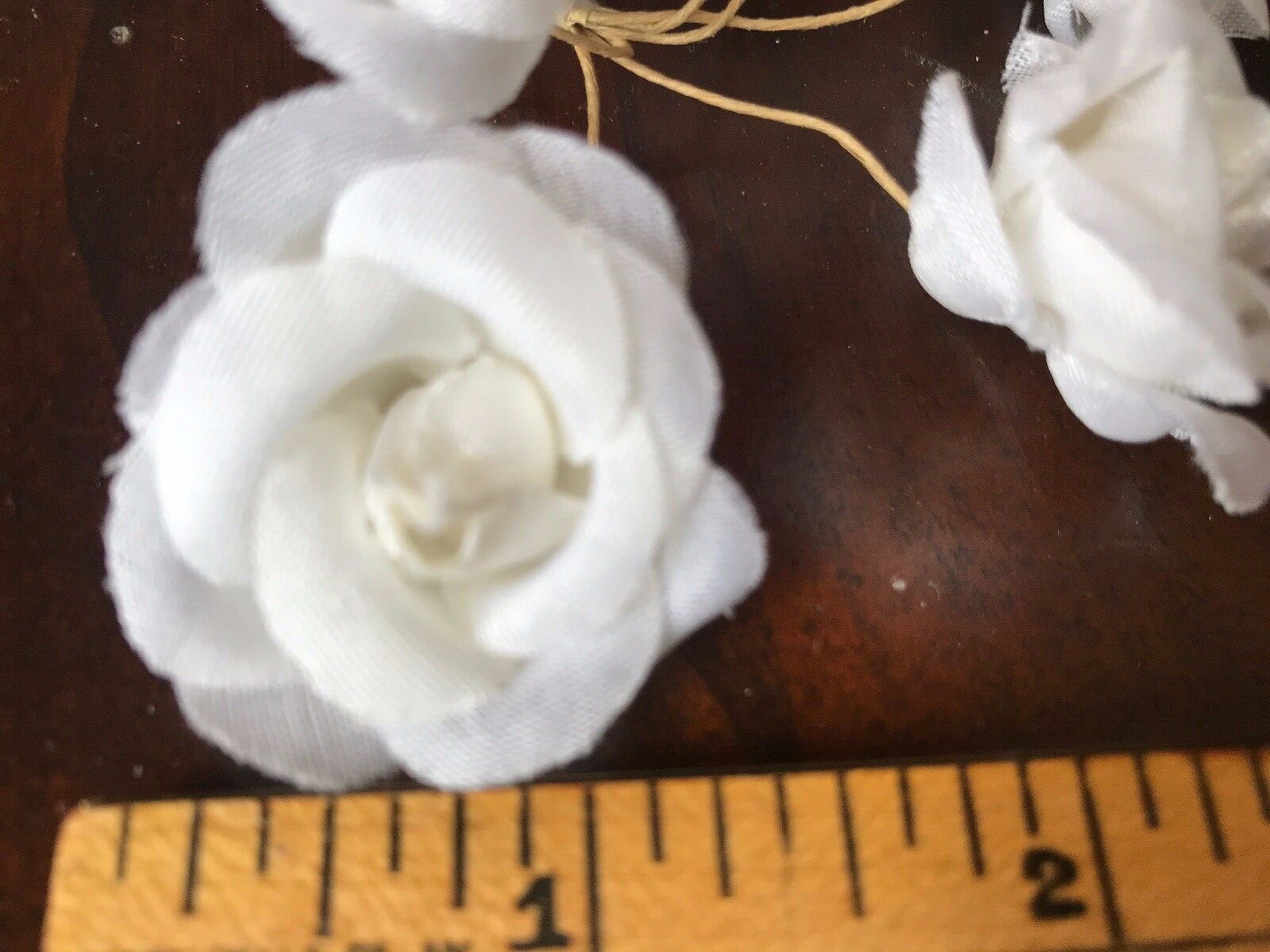 Vintage Millinery Flower White 1 1/2″ Roses 6pc Bunch for Hair Hat Wedding G100