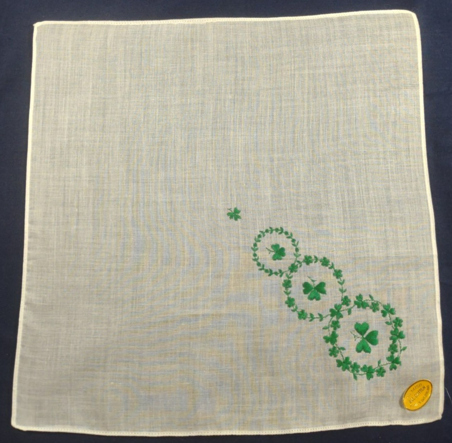 Vtg St. Patrick’s Hankie 11×11 Shamrocks NOS made in Switzerland 26CG01 H489