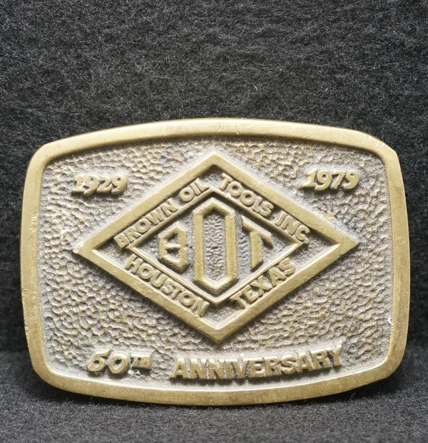 WH09136 COOL VINTAGE 1979 50TH ANNIVERSARY **BROWN OIL TOOLS** BRASS BELT BUCKLE