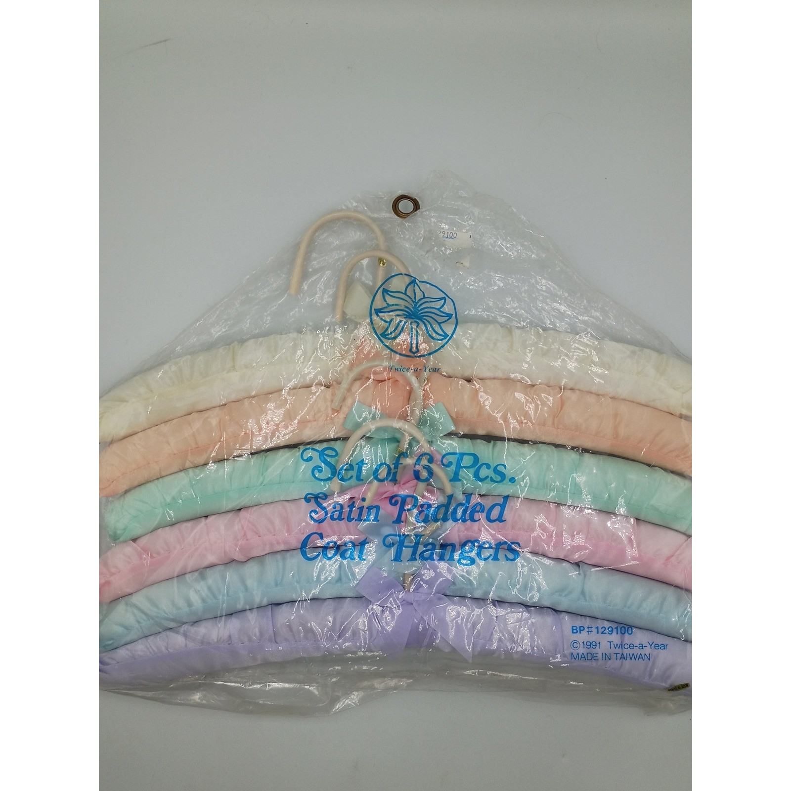 Twice-a-Year Satin Padded Hangers OS Multicolor New Vintage 1991 Pastel 6pc Set