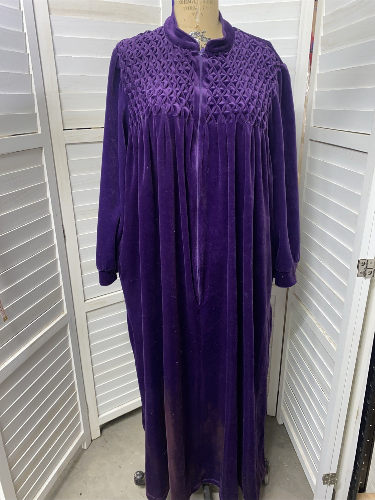 SAYBURY VTG Quilted Robe Velour 60’s Lounge Dress Housecoat Nightgown Purple