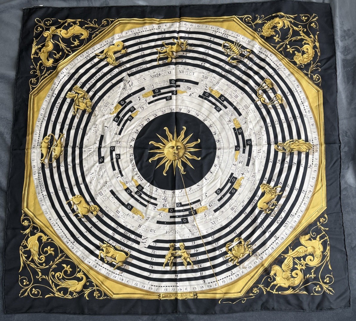 HERMES PARIS Silk Dies et Hore Astrologie Scarf DIRTY READ!! 34″x34″ Astrology