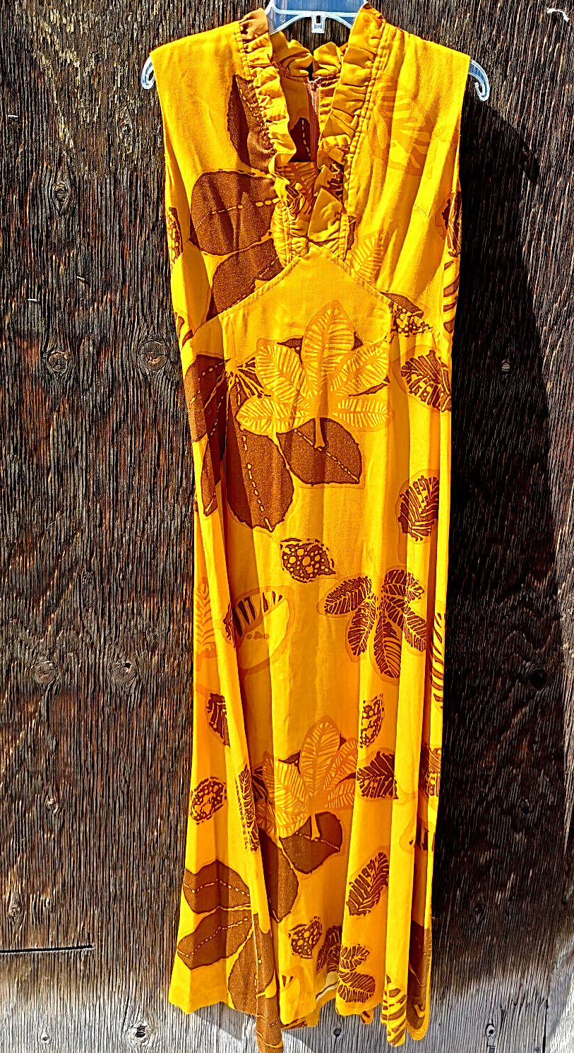 Bright Floral Cotton/Barkcloth Muu Vintage 50-70’s All Sizes Waterfalls