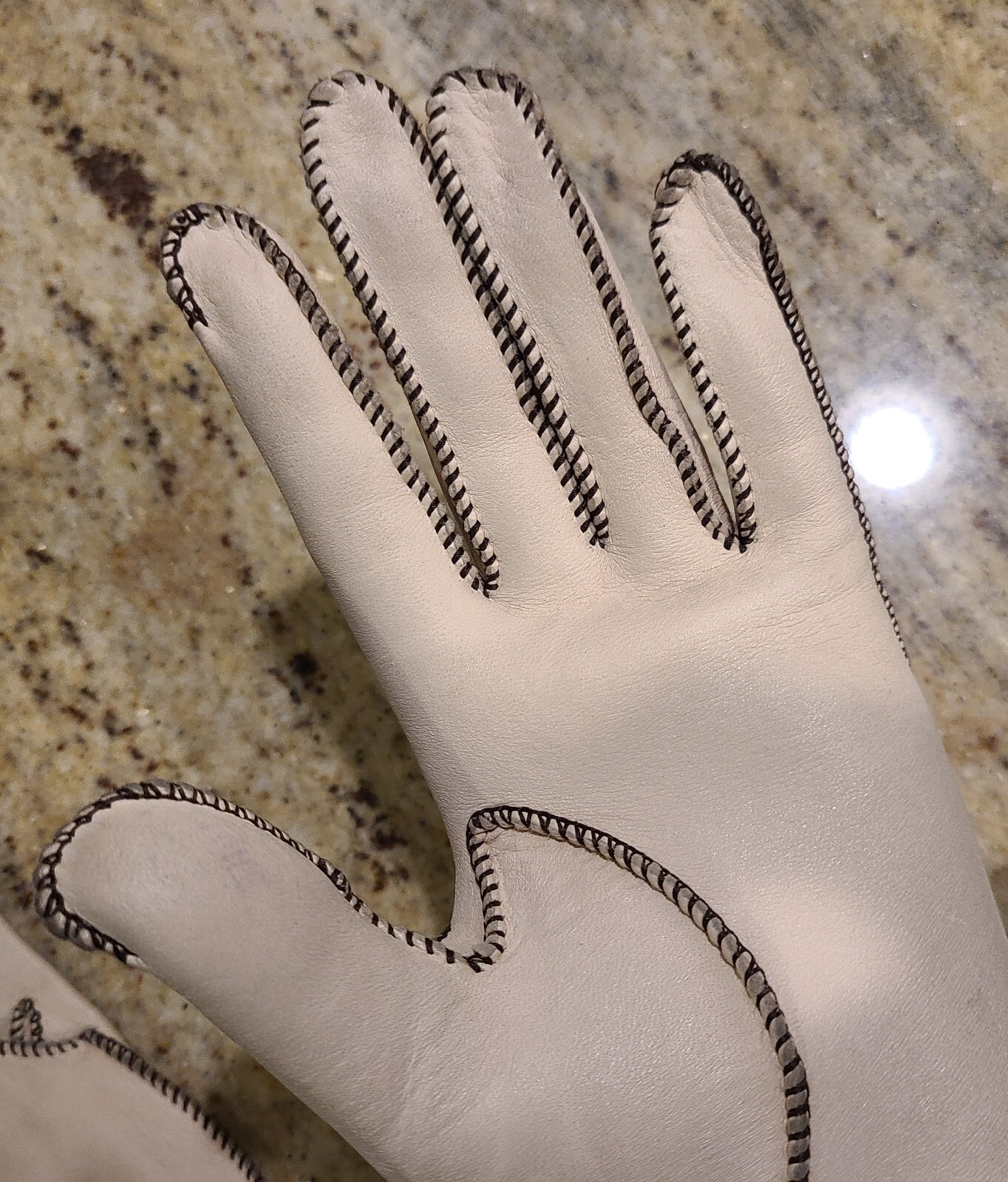 Vintage Size M 7 1/4 Beige Deerskin Soft Leather 9.5″ Gloves Contrast Stitching