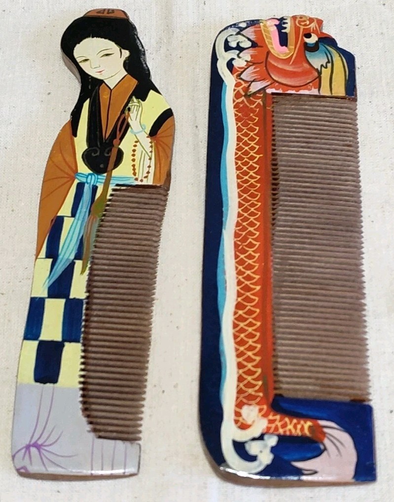 Set Of 2 Painted Wooden Chinese Hair Combs D7